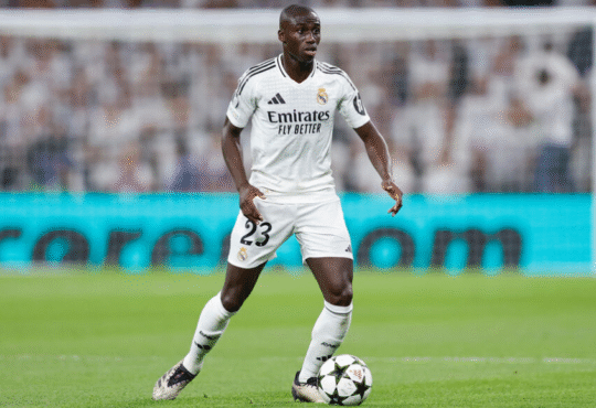 Ferland Mendy reste au Real Madrid malgré la concurrence | Juubal