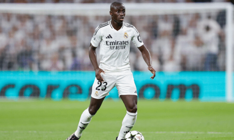 Ferland Mendy reste au Real Madrid malgré la concurrence | Juubal